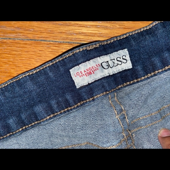 Guess shorts barley worn - Picture 2 of 3